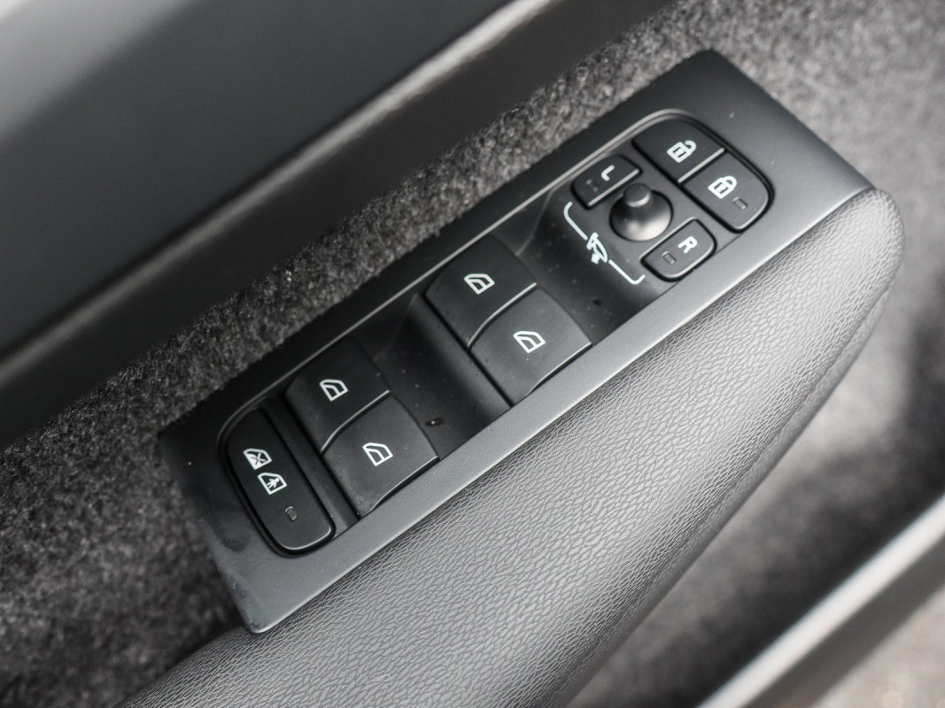 Volvo C40 Recharge - SUV/Off-road - Schwarz - Gebrauchtwagen - Bild 15