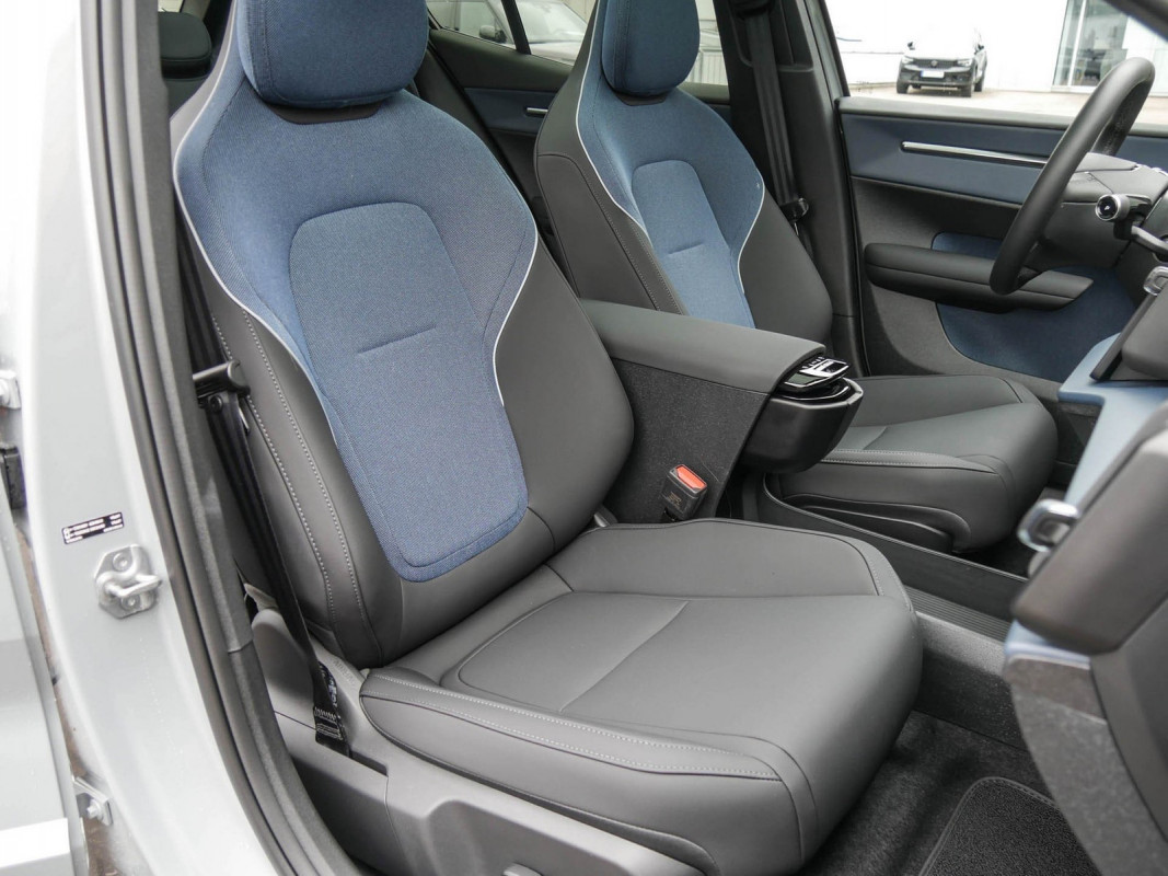 Volvo EX30 CC - SUV/Off-road - Grau - Gebrauchtwagen - Bild 7