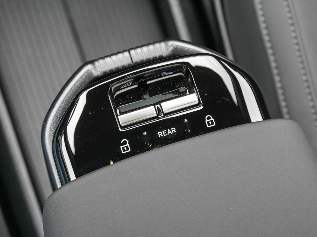 Volvo EX30 CC - SUV/Off-road - Grau - Gebrauchtwagen - Bild 11