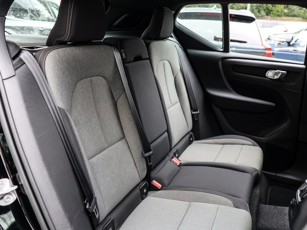 Volvo XC40 T4 - SUV/Off-road - Schwarz - Gebrauchtwagen - Bild 5