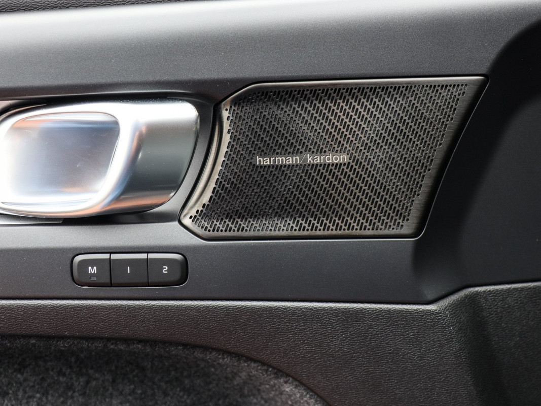 Volvo XC40 T4 - SUV/Off-road - Schwarz - Gebrauchtwagen - Bild 15