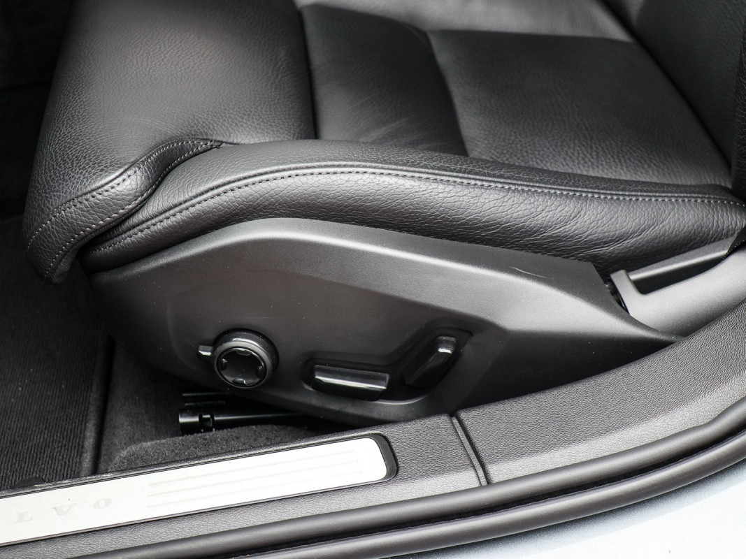 Volvo V60 CC B5 - Kombi - Grau - Gebrauchtwagen - Bild 14