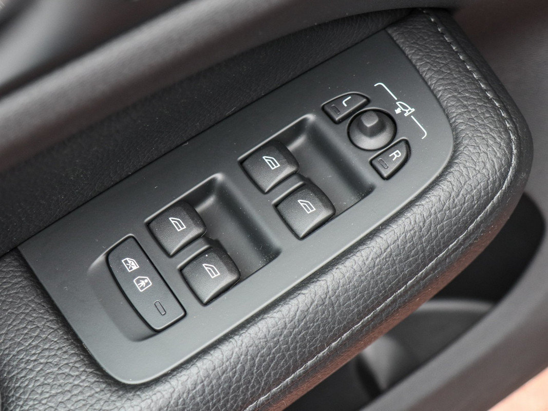 Volvo V60 CC B5 - Kombi - Grau - Gebrauchtwagen - Bild 15