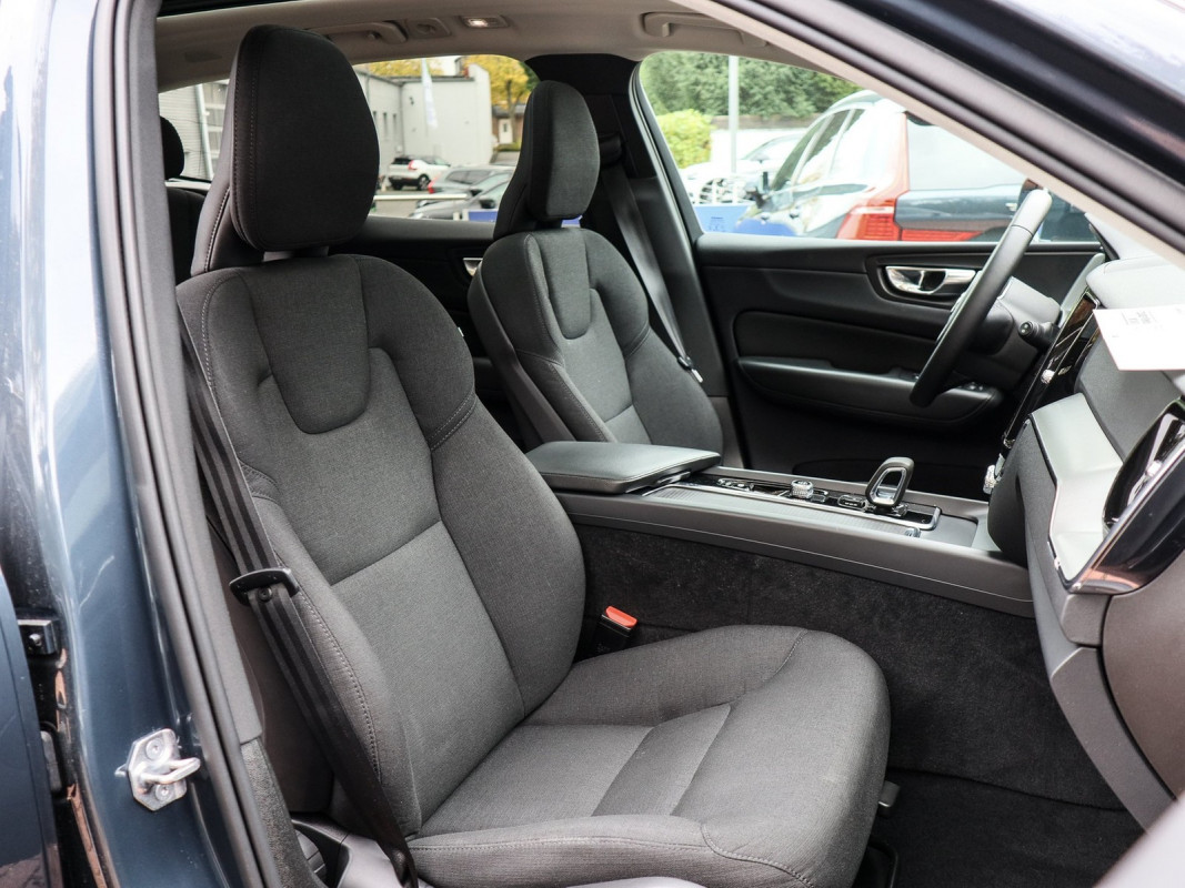 Volvo XC60 T6 - SUV/Off-road - Blau - Gebrauchtwagen - Bild 7