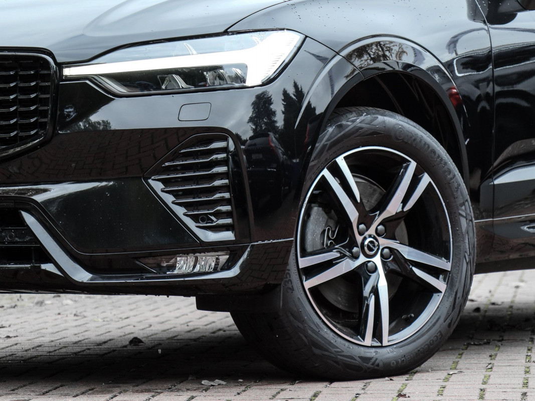 Volvo XC60 B4 (D) - SUV/Off-road - Schwarz - Gebrauchtwagen - Bild 6