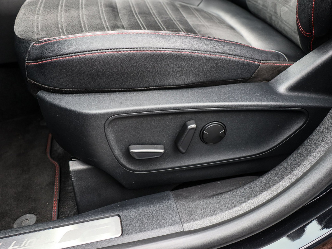 Ford Kuga Plug-In Hybrid ST-Line X Winter P. Techn.P. Stly P. - SUV/Off-road - Schwarz - Gebrauchtwagen - Bild 15