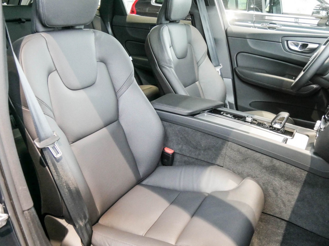Volvo XC60 T8 Plus Dark - SUV/Off-road - Blau - Gebrauchtwagen - Bild 5