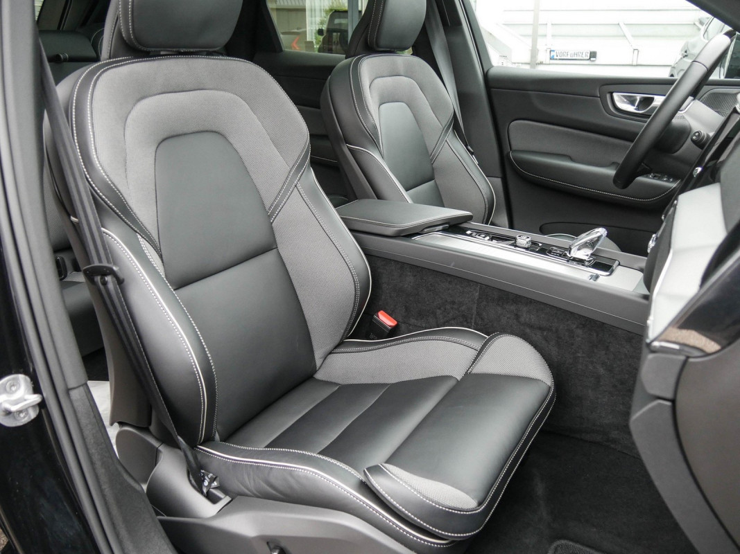 Volvo XC60 T6 Recharge AWD - SUV/Off-road - Schwarz - Gebrauchtwagen - Bild 7