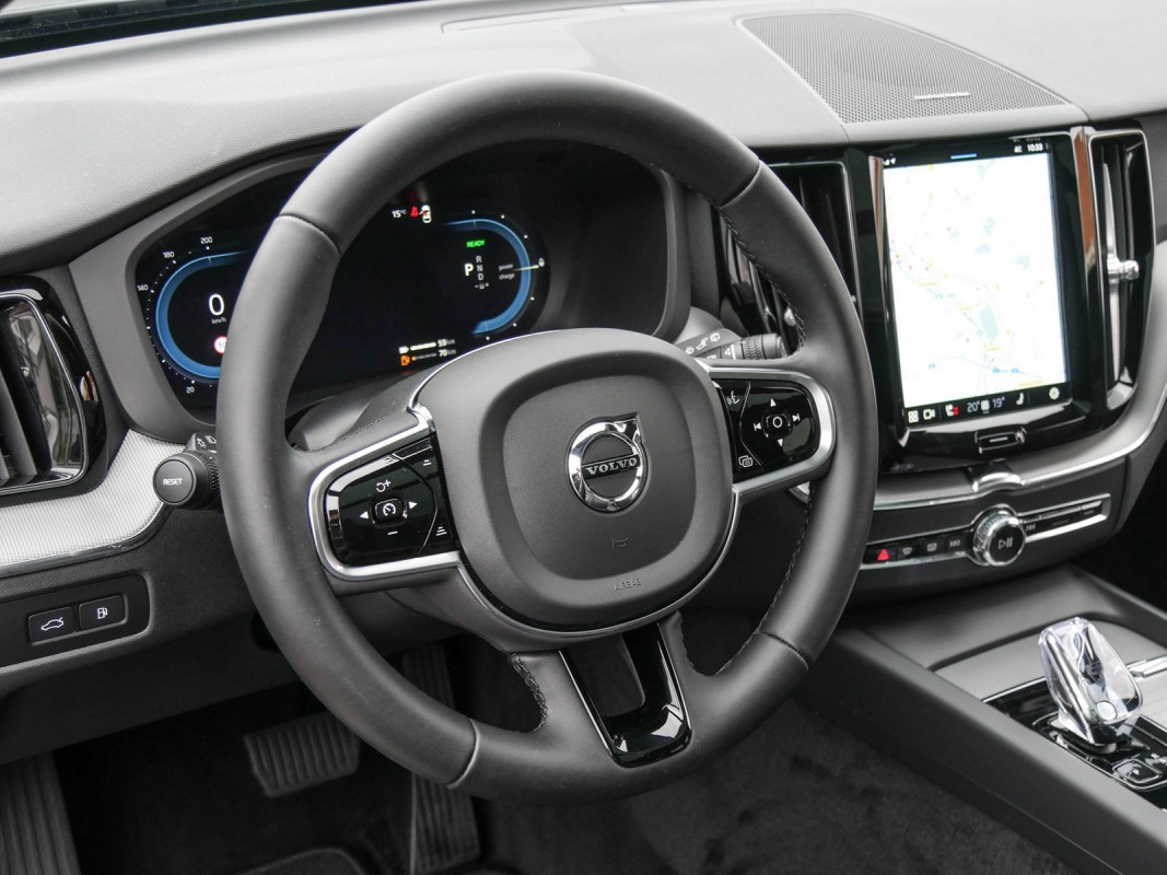 Volvo XC60 T6 Recharge AWD - SUV/Off-road - Schwarz - Gebrauchtwagen - Bild 10