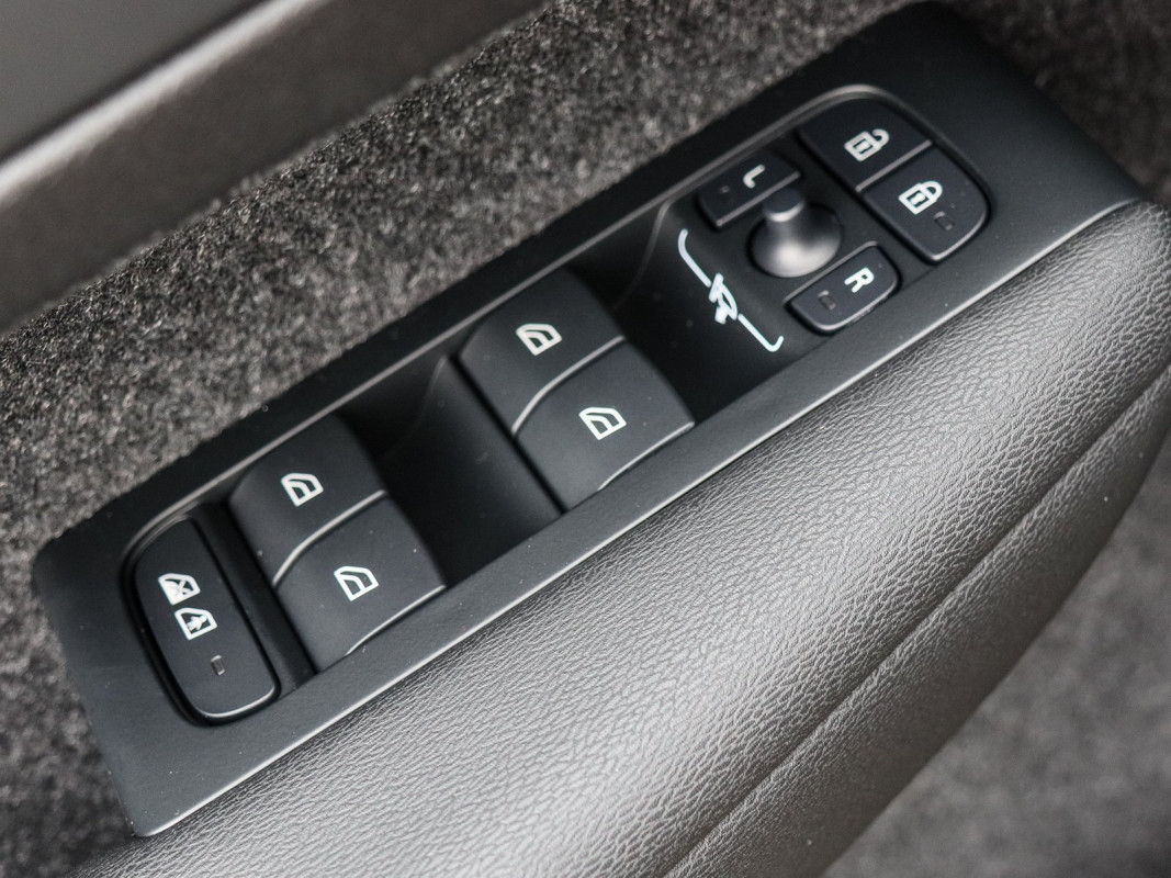 Volvo XC40 B3 - SUV/Off-road - Schwarz - Neuwagen - Bild 14