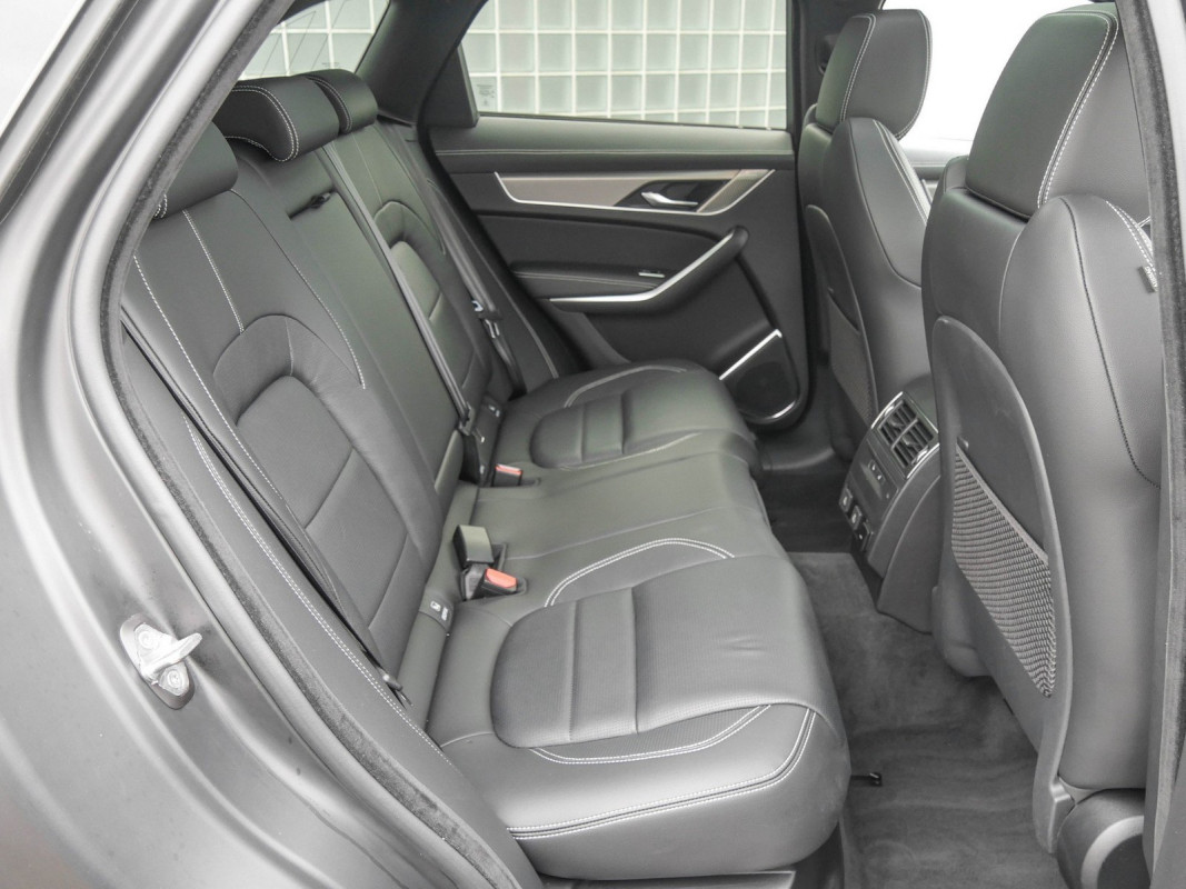 Jaguar F-PACE D300 R-Dynamic SE 90th Anniversary Edition - SUV/Off-road - Schwarz - Gebrauchtwagen - Bild 5