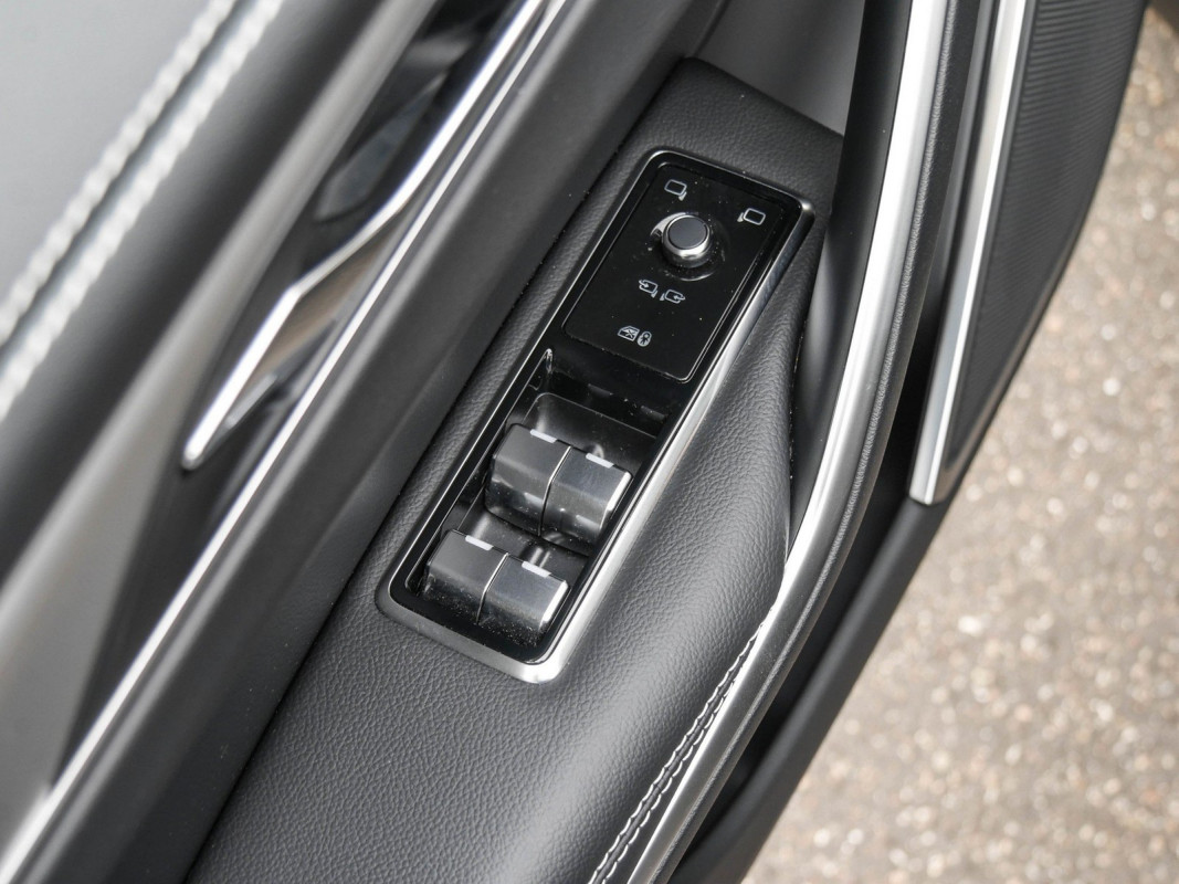 Jaguar F-PACE D300 R-Dynamic SE 90th Anniversary Edition - SUV/Off-road - Schwarz - Gebrauchtwagen - Bild 14