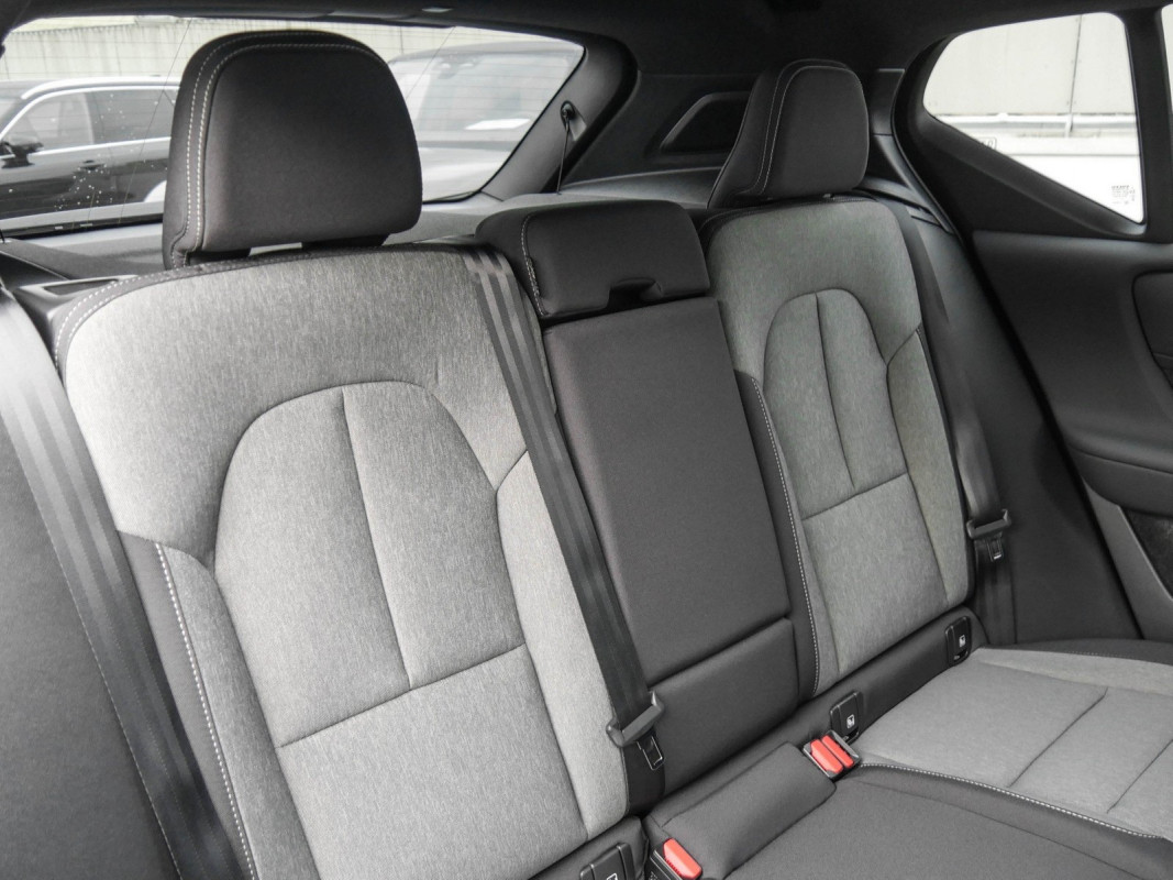 Volvo XC40 - SUV/Off-road - Schwarz - Gebrauchtwagen - Bild 5