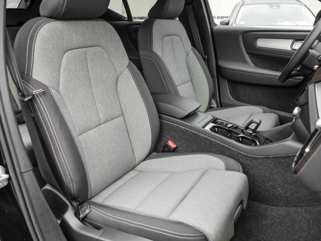 Volvo XC40 - SUV/Off-road - Schwarz - Gebrauchtwagen - Bild 7