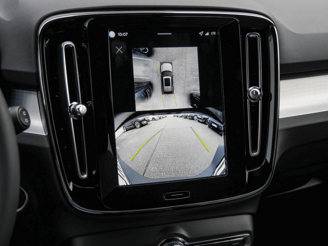 Volvo XC40 - SUV/Off-road - Schwarz - Gebrauchtwagen - Bild 11