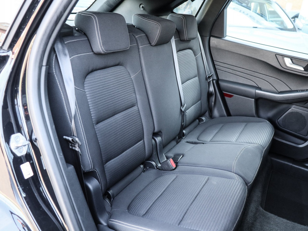 Ford Kuga - SUV/Off-road - Schwarz - Gebrauchtwagen - Bild 5