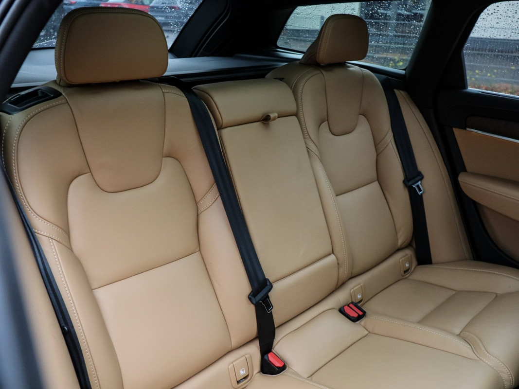 Volvo V90 T8 AWD - Kombi - Schwarz - Gebrauchtwagen - Bild 5