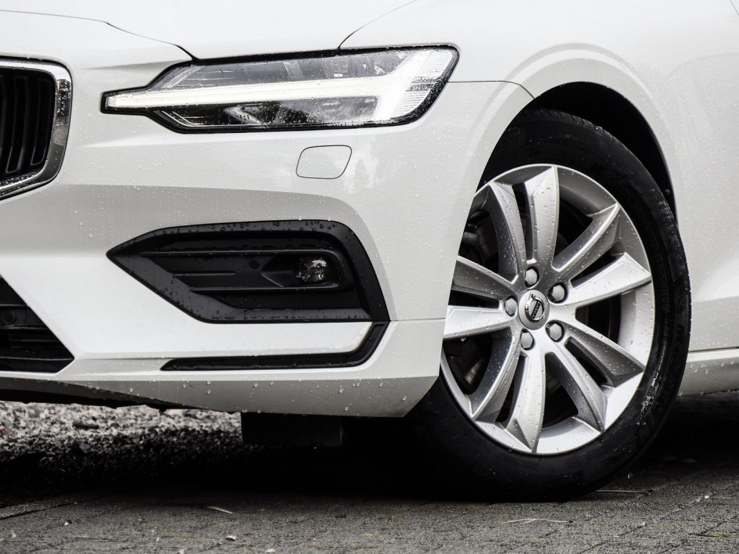 Volvo V60 B3 Benzin - Kombi - Weiss - Gebrauchtwagen - Bild 6