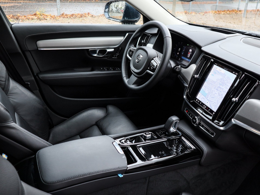 Volvo V90 T8 AWD - Kombi - Blau - Gebrauchtwagen - Bild 3