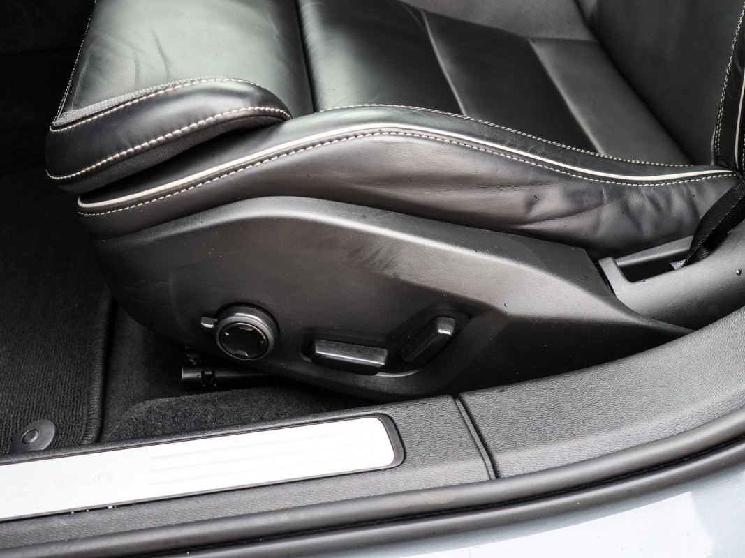 Volvo V60 B4 Diesel - Kombi - Grau - Gebrauchtwagen - Bild 14