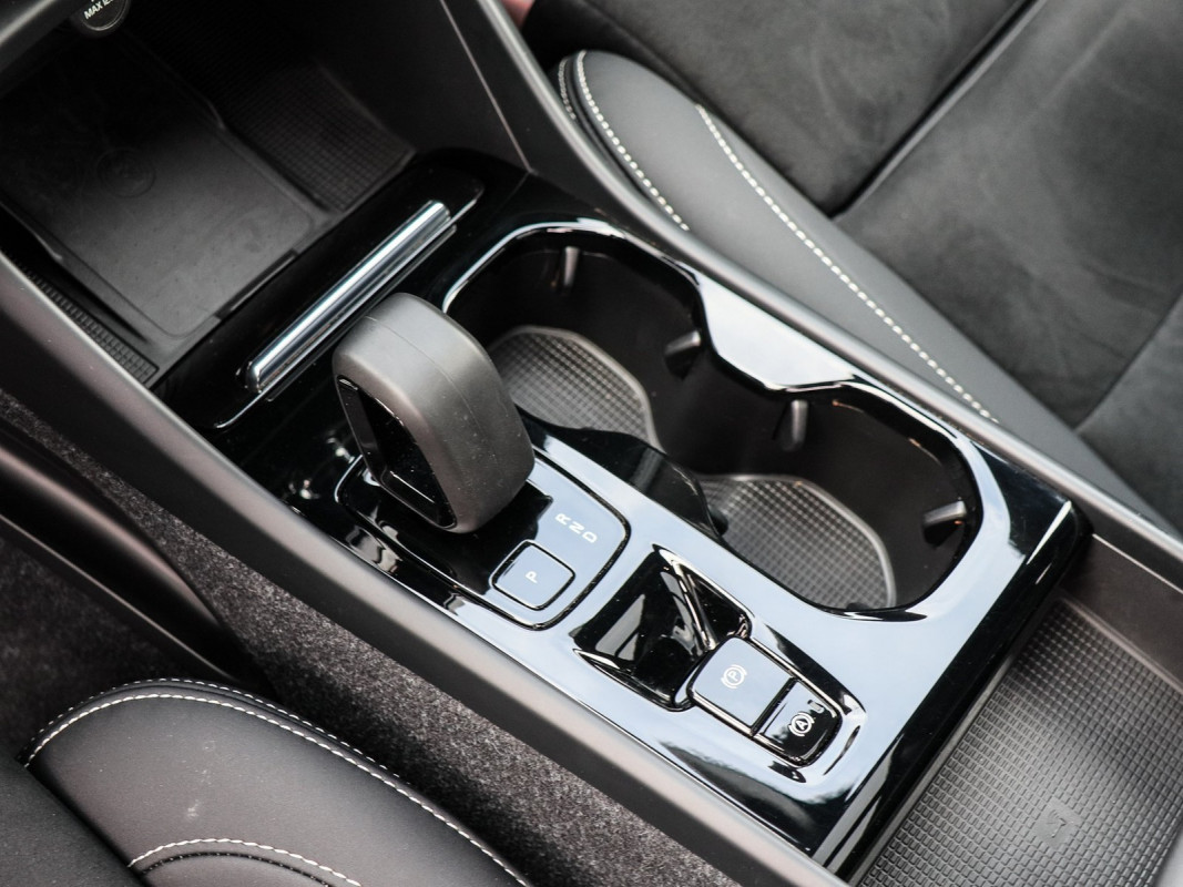 Volvo XC40 T5 - SUV/Off-road - Grün - Gebrauchtwagen - Bild 11