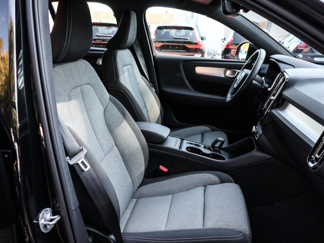 Volvo XC40 B3 - SUV/Off-road - Schwarz - Gebrauchtwagen - Bild 7