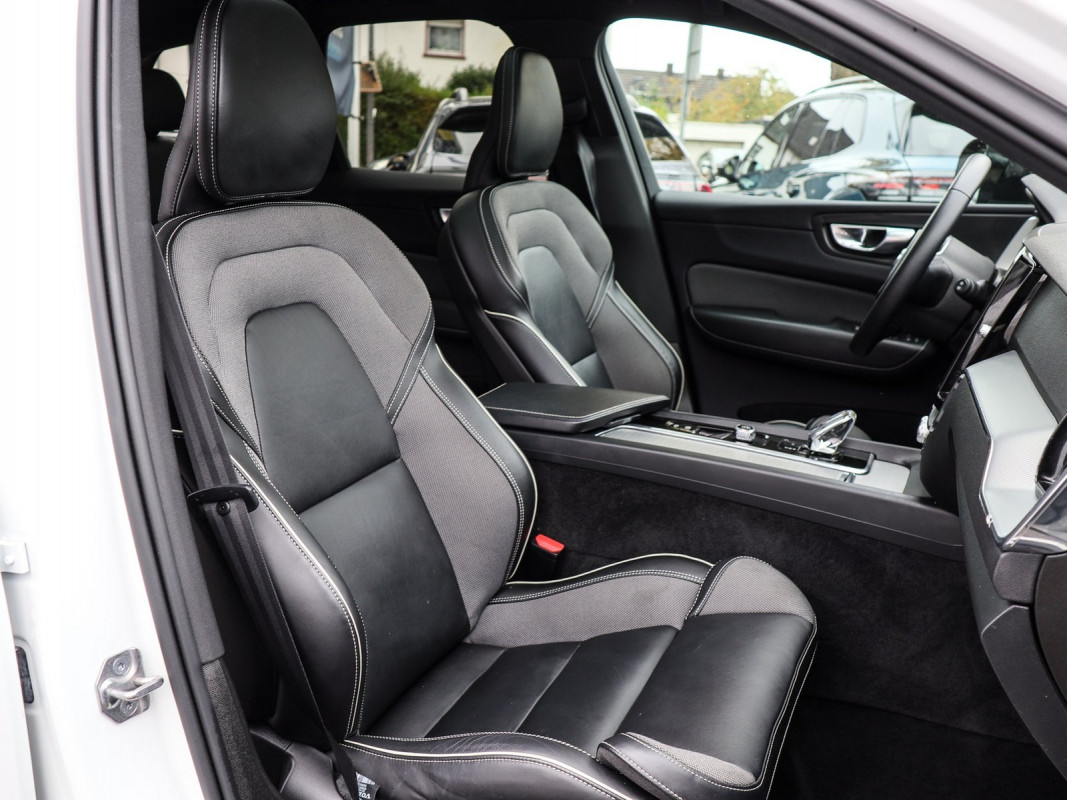 Volvo XC60 T6 - SUV/Off-road - Weiss - Gebrauchtwagen - Bild 7