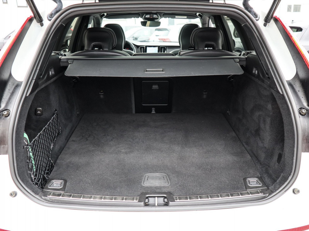 Volvo XC60 T6 - SUV/Off-road - Weiss - Gebrauchtwagen - Bild 11