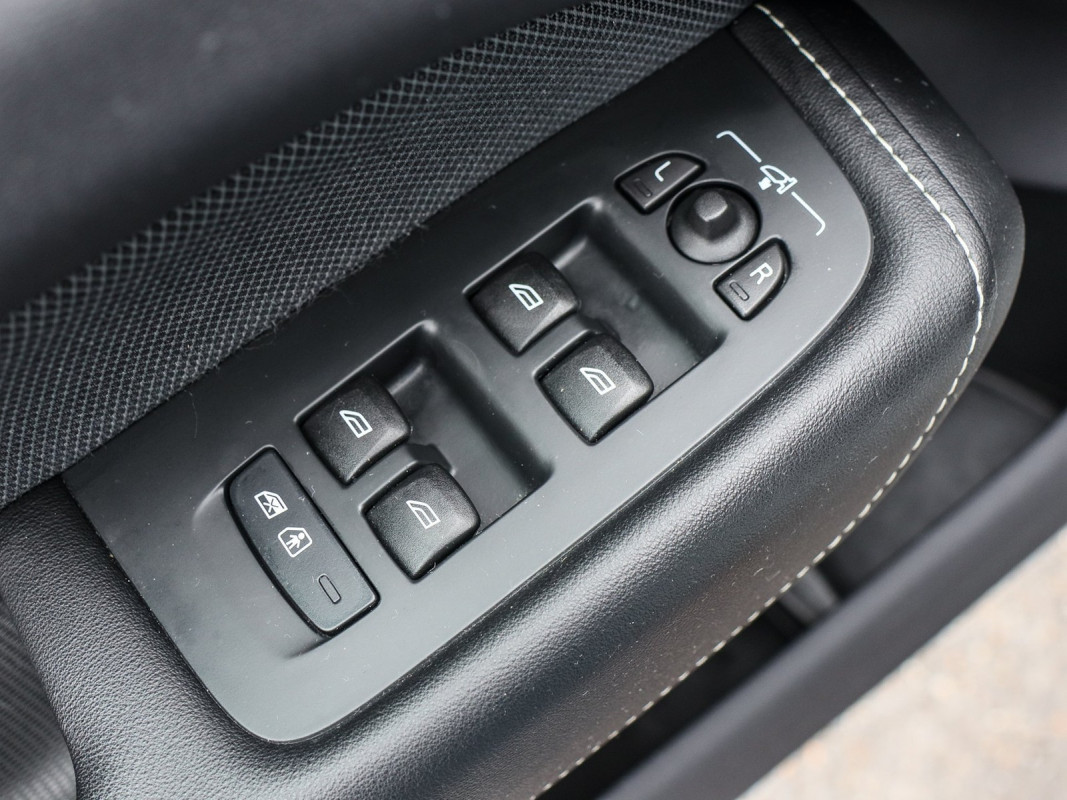 Volvo XC60 T6 - SUV/Off-road - Weiss - Gebrauchtwagen - Bild 15