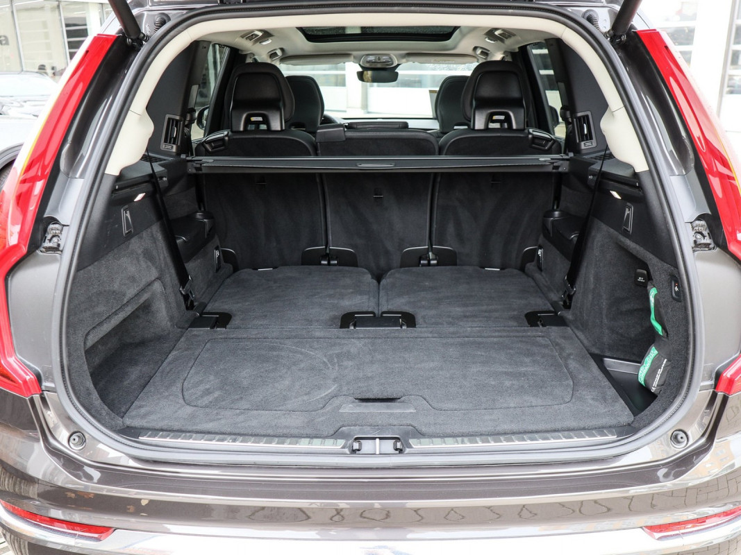 Volvo XC90 T8 AWD Plug-In Hybrid - SUV/Off-road - Grau - Gebrauchtwagen - Bild 11