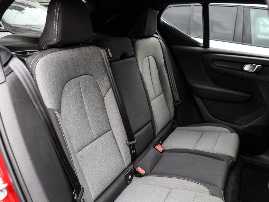 Volvo XC40 B3 (B) - SUV/Off-road - Rot - Gebrauchtwagen - Bild 5