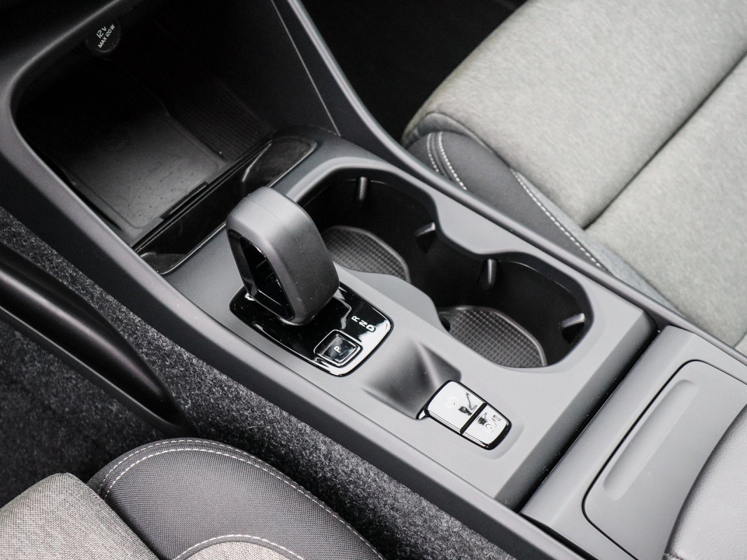 Volvo XC40 B3 (B) - SUV/Off-road - Rot - Gebrauchtwagen - Bild 11