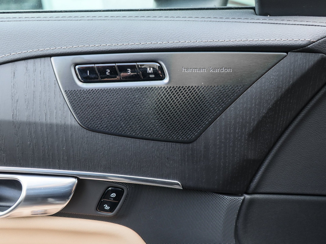 Volvo XC90 T8 AWD Recharge - SUV/Off-road - Schwarz - Gebrauchtwagen - Bild 15