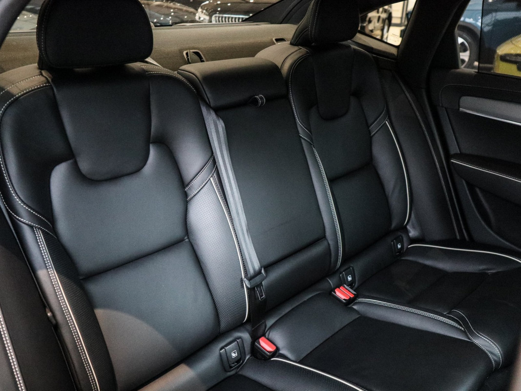 Volvo S90 T8 Recharge AWD - Limousine - Schwarz - Gebrauchtwagen - Bild 5