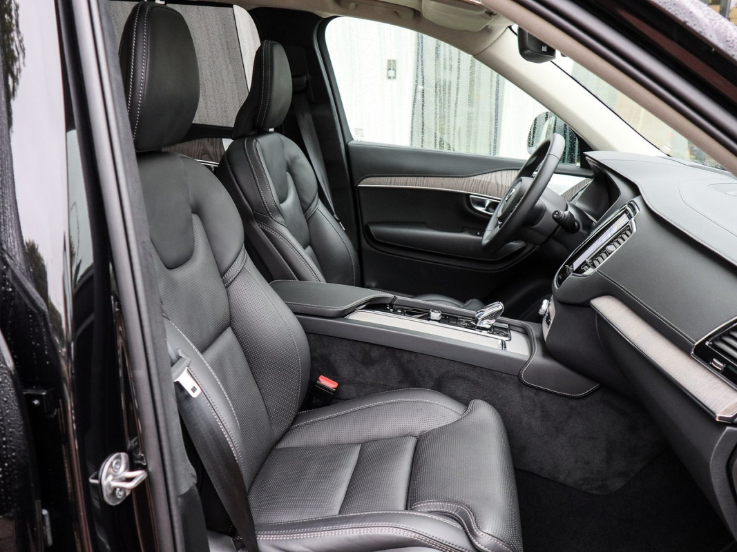 Volvo XC90 T8 Plug-In Hybrid AWD - SUV/Off-road - Schwarz - Gebrauchtwagen - Bild 7