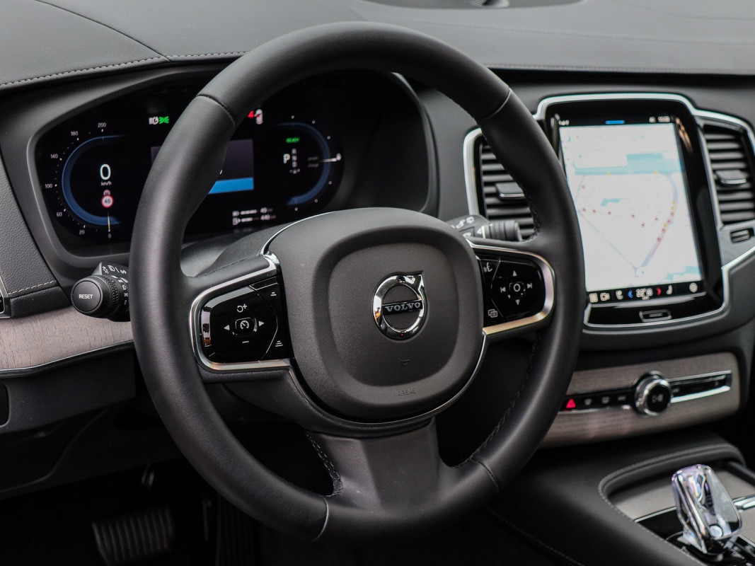 Volvo XC90 T8 Plug-In Hybrid AWD - SUV/Off-road - Schwarz - Gebrauchtwagen - Bild 10