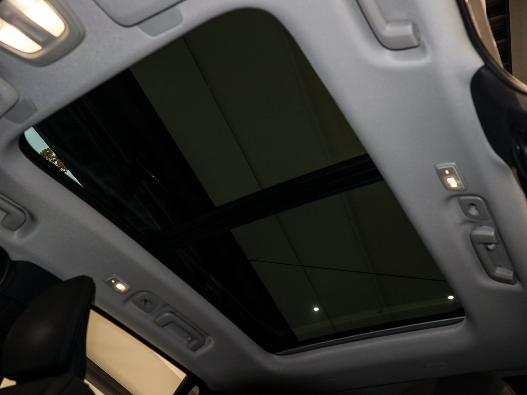 Volvo XC90 T8 AWD Recharge Reskin - SUV/Off-road - Braun - Gebrauchtwagen - Bild 12