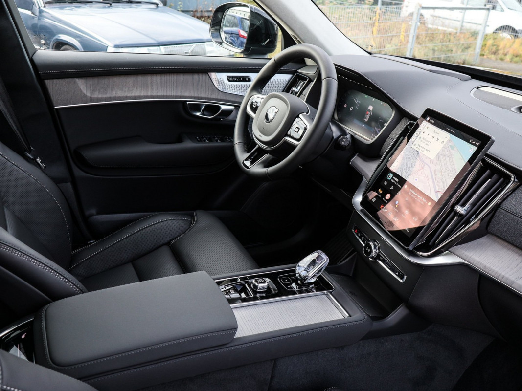 Volvo XC90 T8 - SUV/Off-road - Schwarz - Gebrauchtwagen - Bild 3