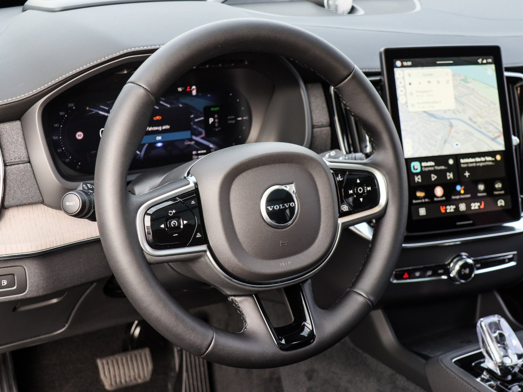 Volvo XC90 T8 - SUV/Off-road - Schwarz - Gebrauchtwagen - Bild 10