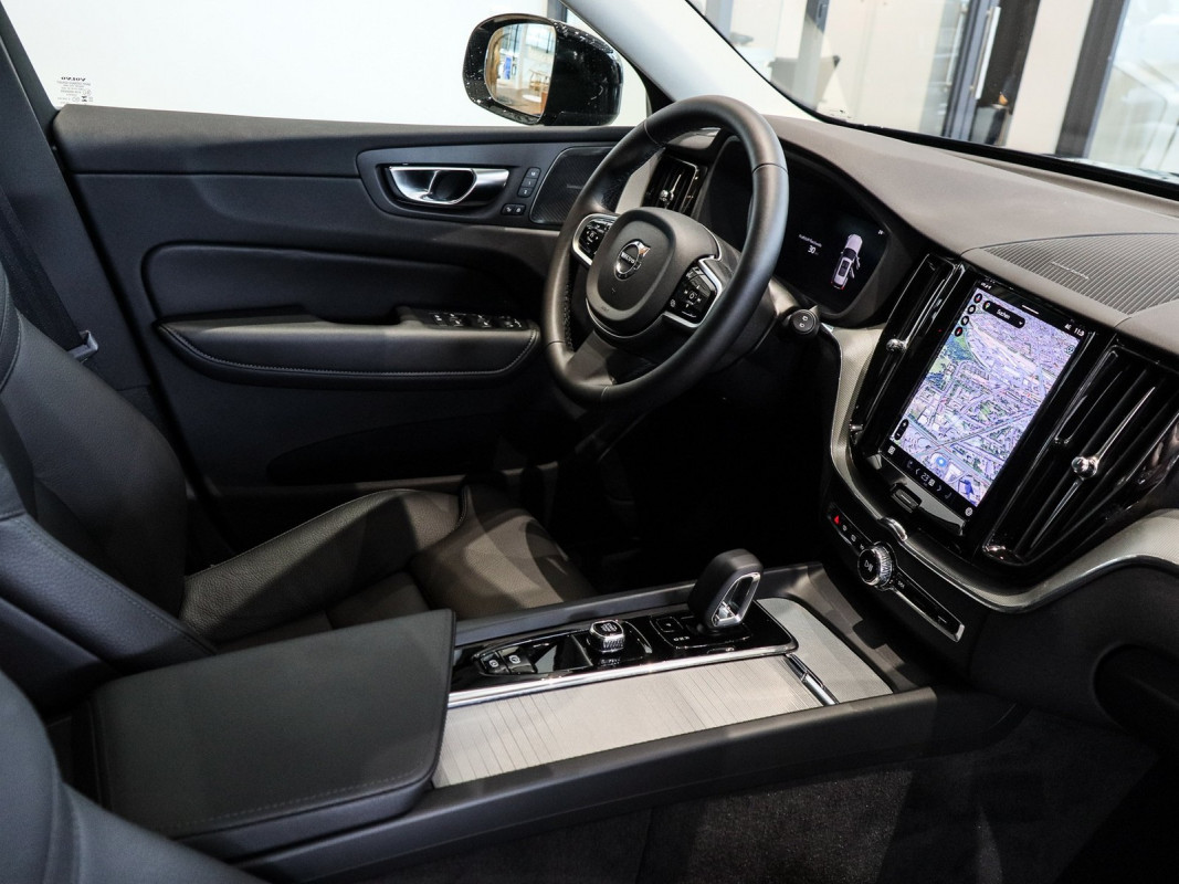 Volvo XC60 B5 (B) AWD - SUV/Off-road - Blau - Gebrauchtwagen - Bild 3