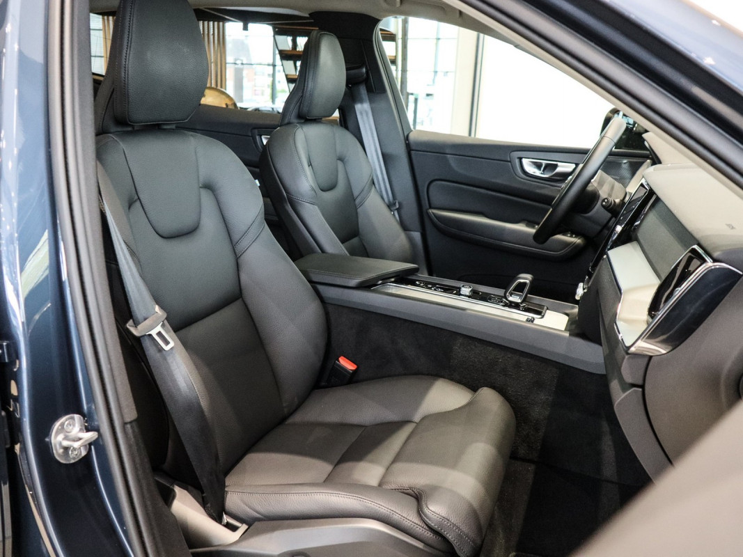 Volvo XC60 B5 (B) AWD - SUV/Off-road - Blau - Gebrauchtwagen - Bild 7