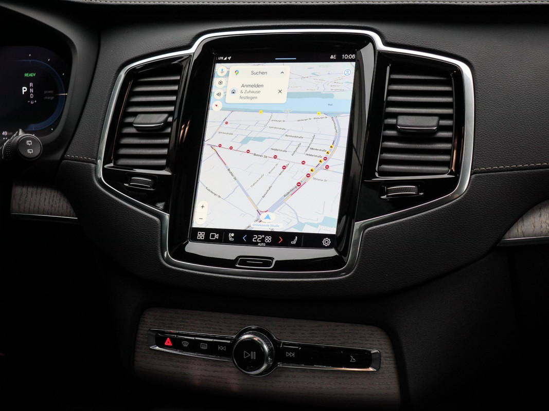 Volvo XC90 T8 Plug-In Hybrid AWD - SUV/Off-road - Schwarz - Gebrauchtwagen - Bild 9