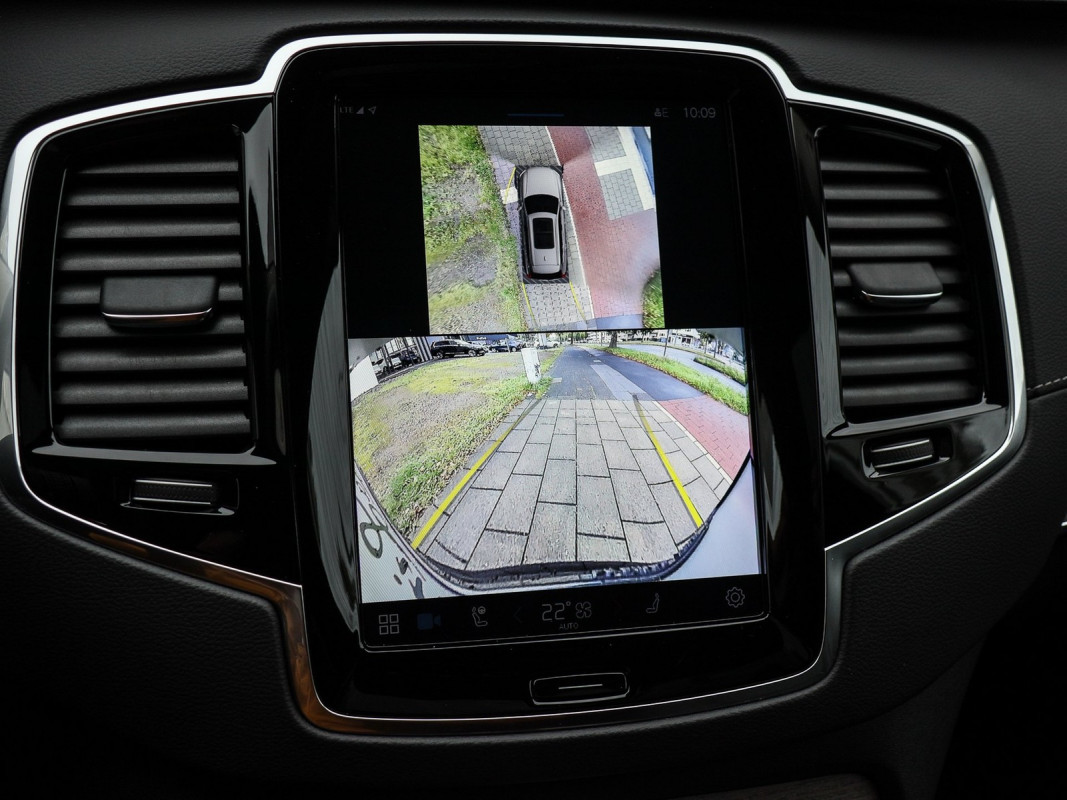 Volvo XC90 T8 Plug-In Hybrid AWD - SUV/Off-road - Schwarz - Gebrauchtwagen - Bild 13