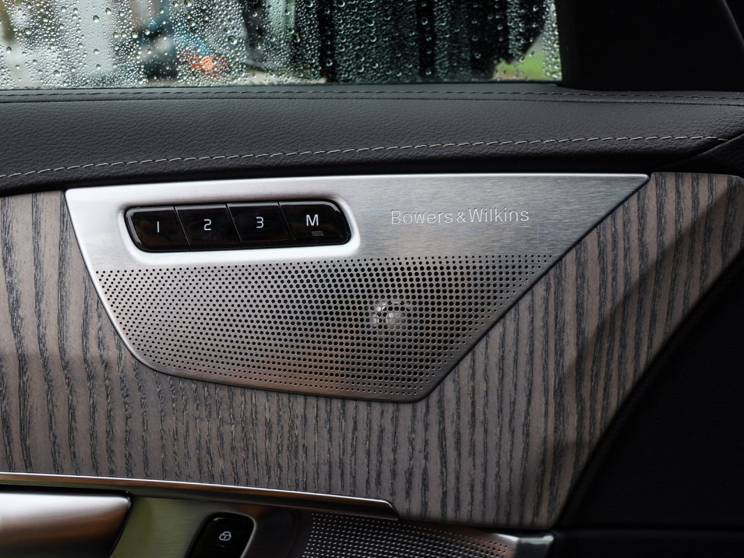 Volvo XC90 T8 Plug-In Hybrid AWD - SUV/Off-road - Schwarz - Gebrauchtwagen - Bild 15