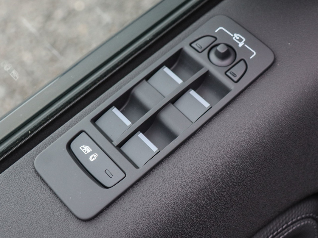 Land Rover Discovery Sport - SUV/Off-road - Blau - Gebrauchtwagen - Bild 14