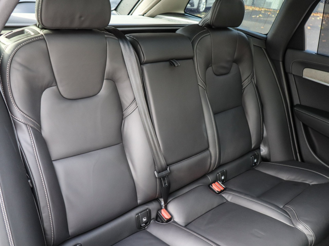 Volvo V90 T8 Recharge AWD - Kombi - Weiss - Gebrauchtwagen - Bild 5