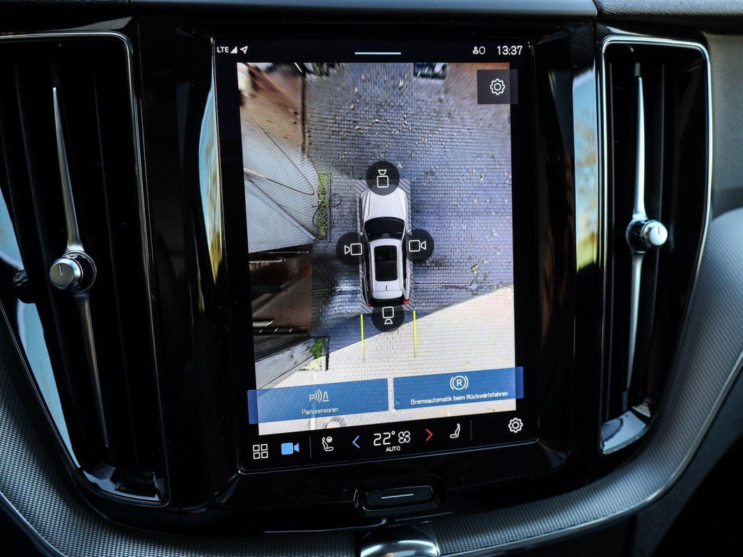 Volvo XC60 T6 AWD Recharge - SUV/Off-road - Schwarz - Gebrauchtwagen - Bild 14