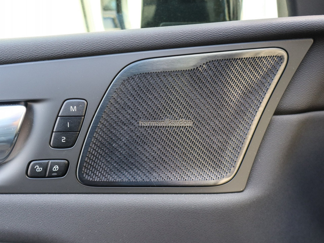 Volvo XC60 T6 AWD Recharge - SUV/Off-road - Grau - Gebrauchtwagen - Bild 15