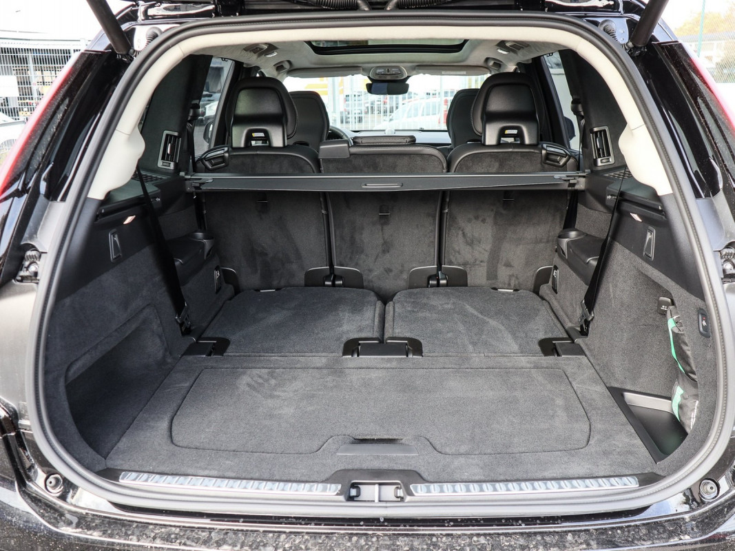 Volvo XC90 T8 - SUV/Off-road - Schwarz - Gebrauchtwagen - Bild 11