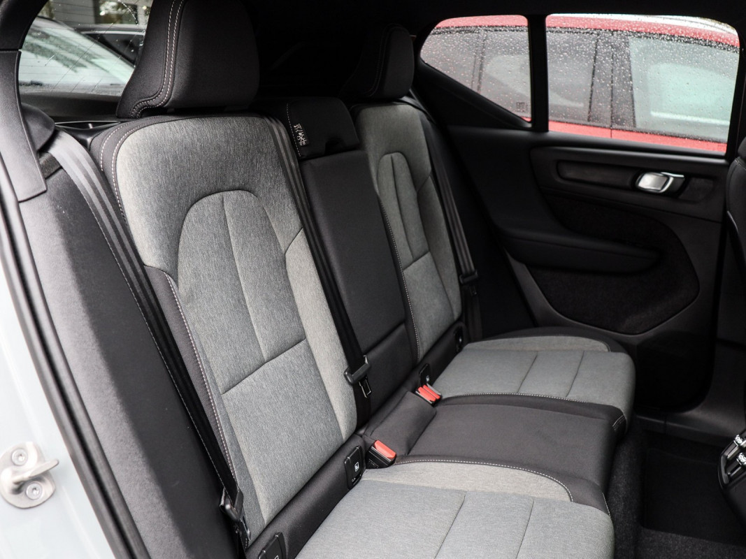 Volvo XC40 B3 (B) - SUV/Off-road - Grau - Gebrauchtwagen - Bild 5
